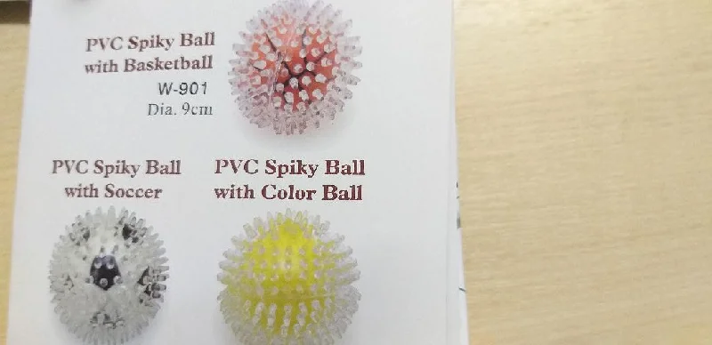 DOG TOY SPIKY BALL SOCCER W-902