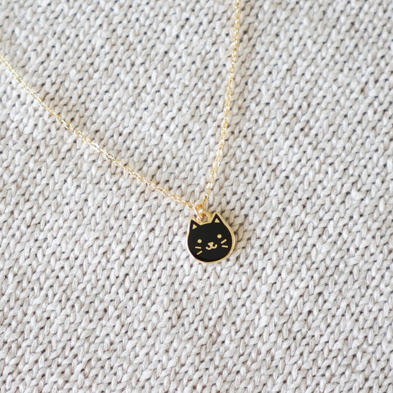 EVERYDAY OLIVE Black Kitty Necklace