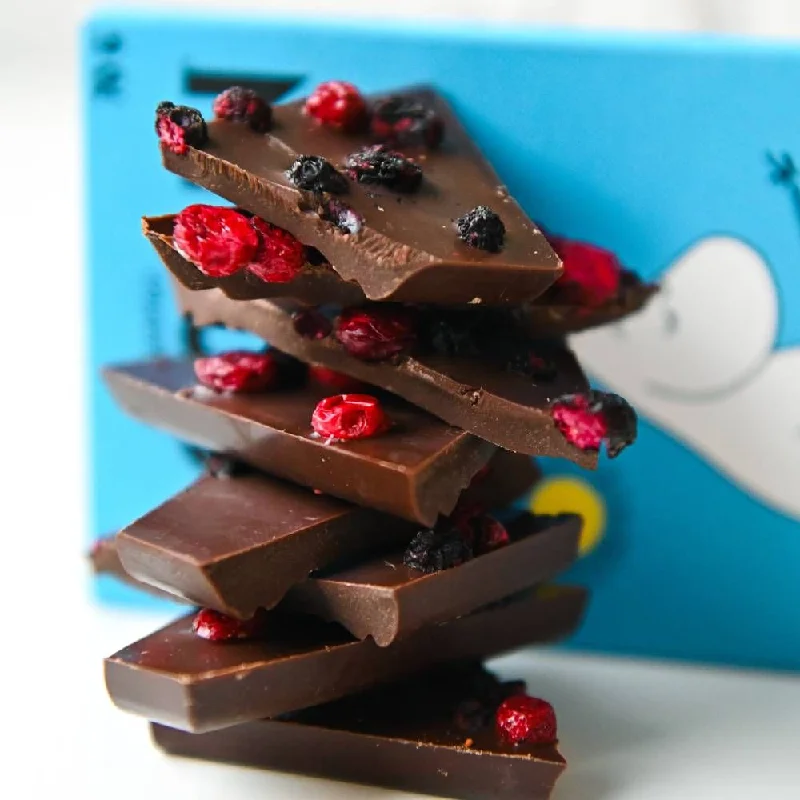 Moomintroll Dark Chocolate with Lingonberry and Blueberry - Kalmar Chokladfabrik