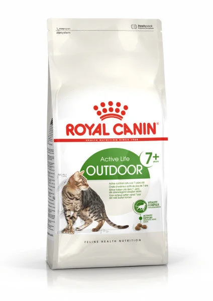 Royal Canin | Feline Health Nutrition | Dry Cat Food | Active Life Mature Outdoor 7+